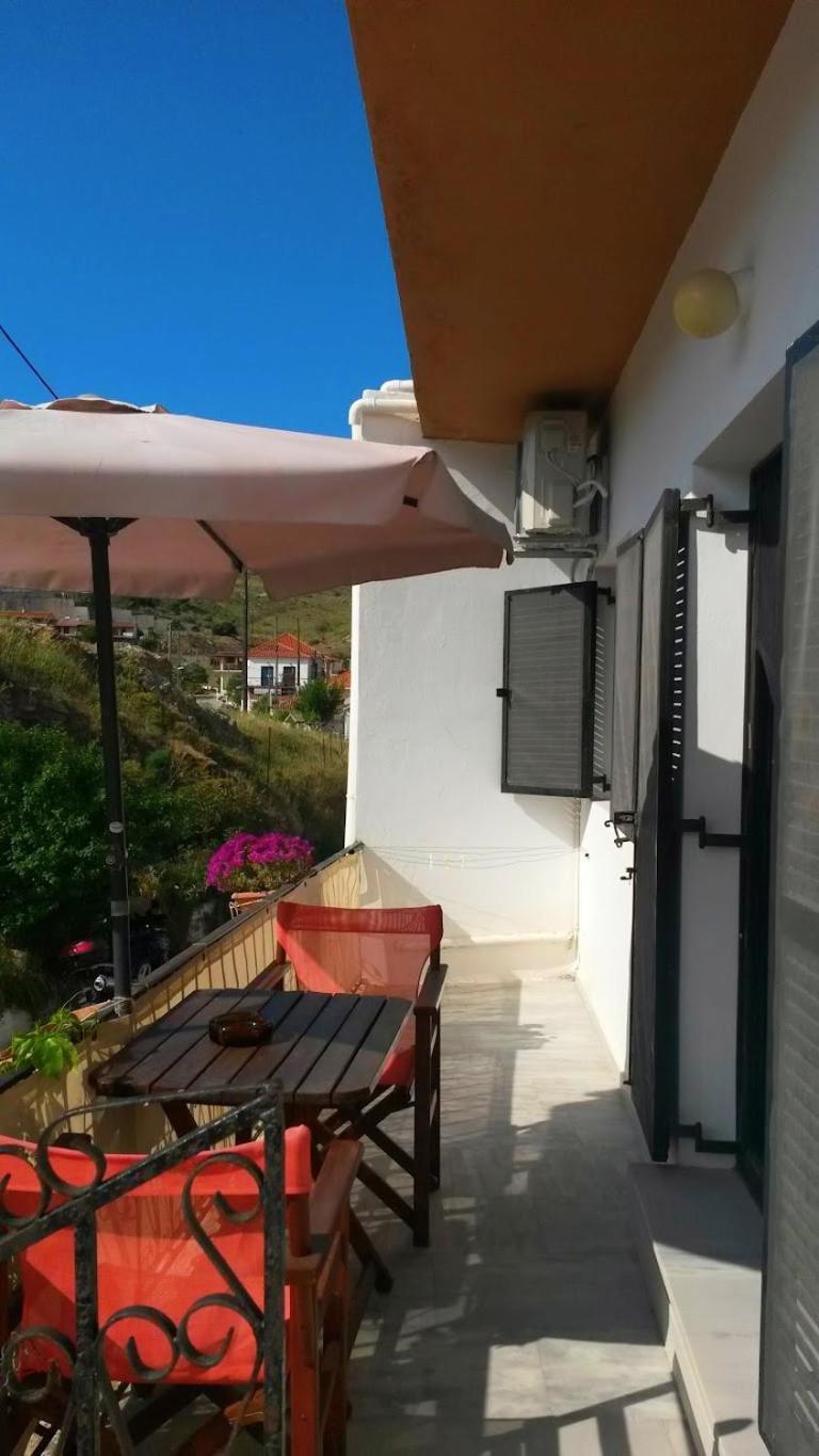 מירינה Kostas Studios Apartments - Ενοικιαζόμενα Δωμάτια Με Κουζινάκι מראה חיצוני תמונה