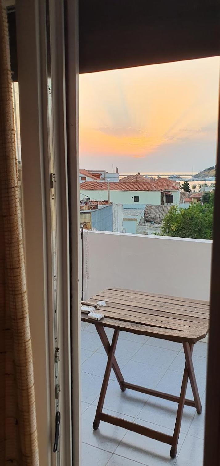 מירינה Kostas Studios Apartments - Ενοικιαζόμενα Δωμάτια Με Κουζινάκι מראה חיצוני תמונה