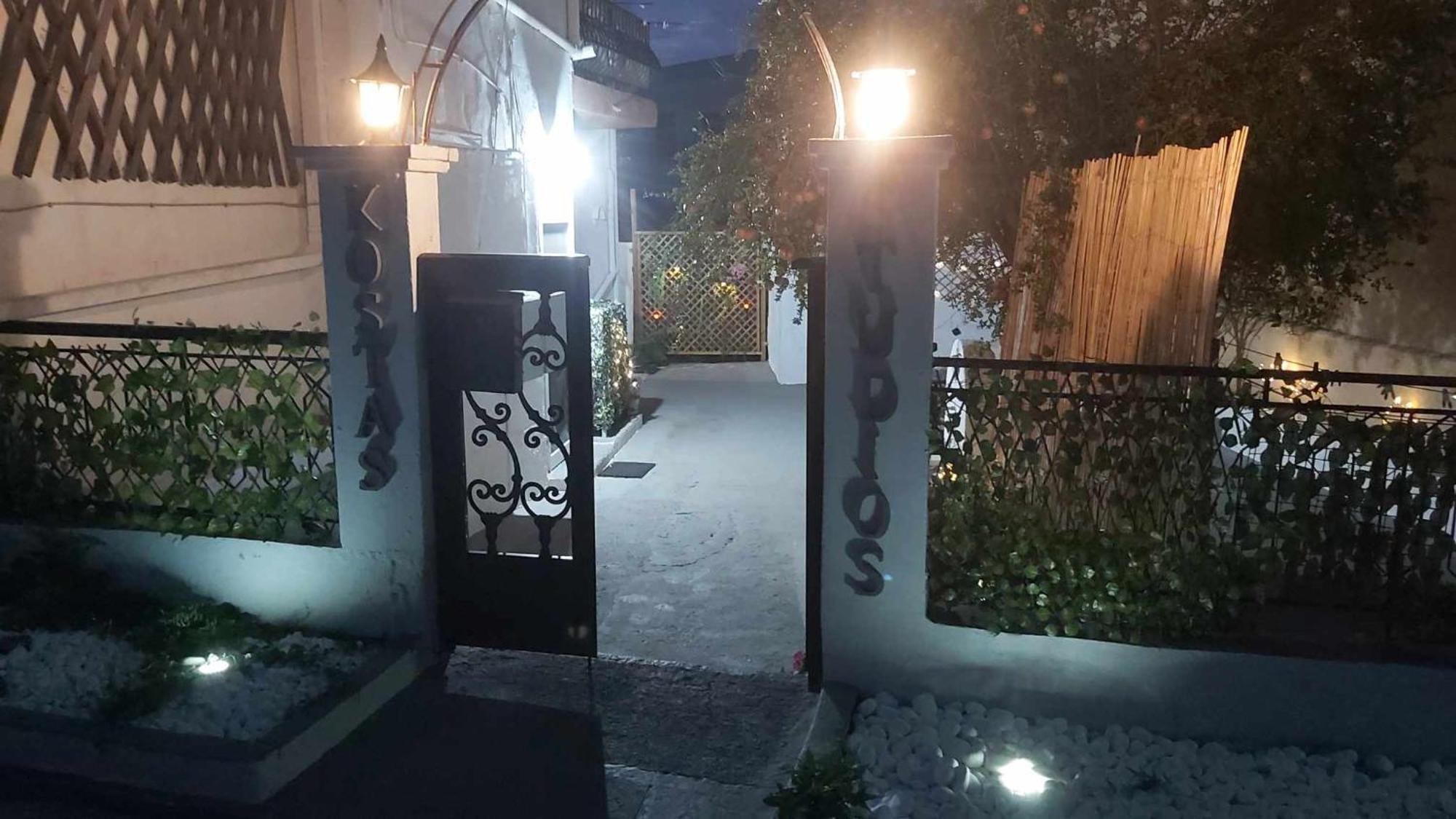 מירינה Kostas Studios Apartments - Ενοικιαζόμενα Δωμάτια Με Κουζινάκι מראה חיצוני תמונה