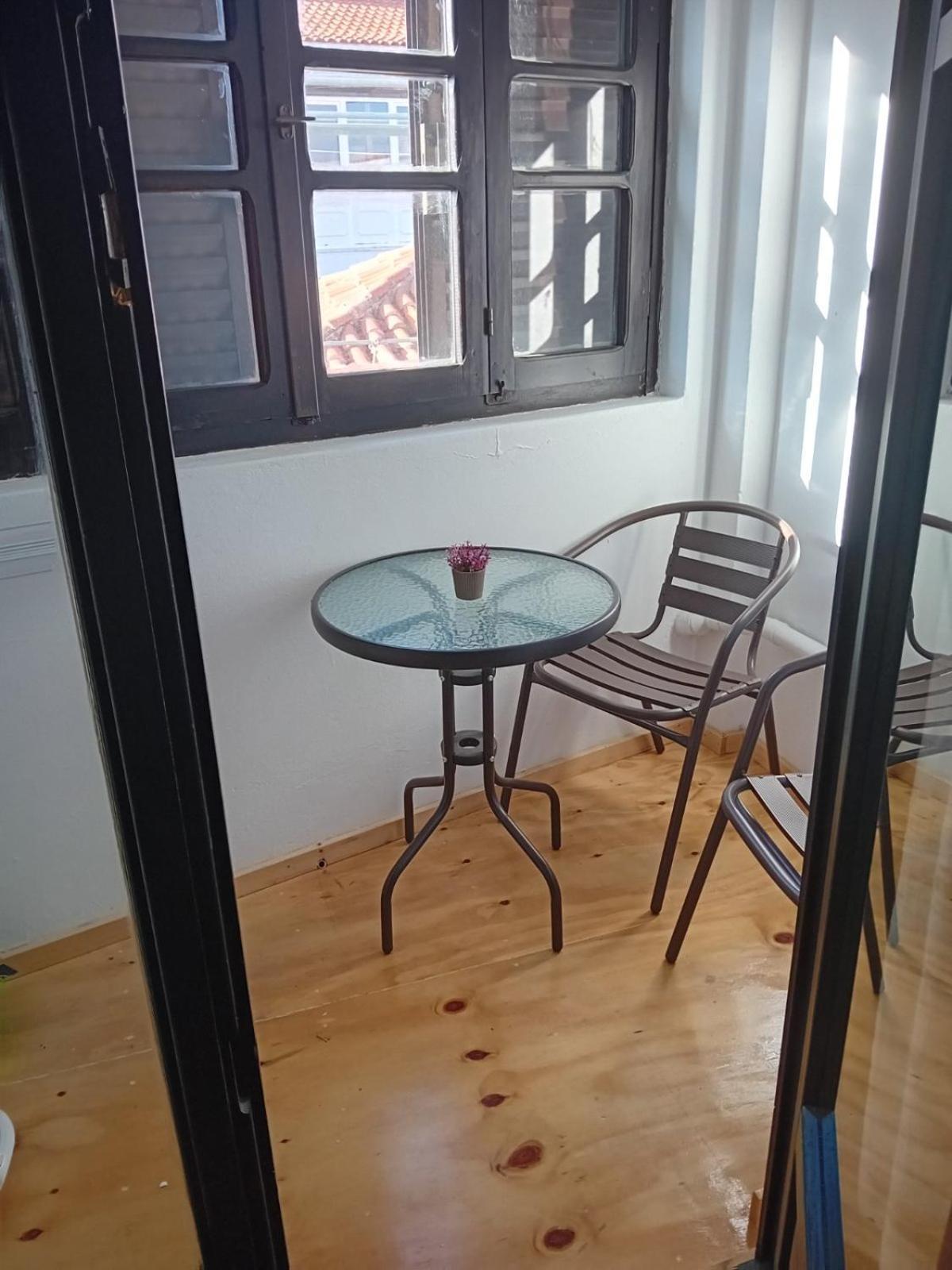 מירינה Kostas Studios Apartments - Ενοικιαζόμενα Δωμάτια Με Κουζινάκι מראה חיצוני תמונה