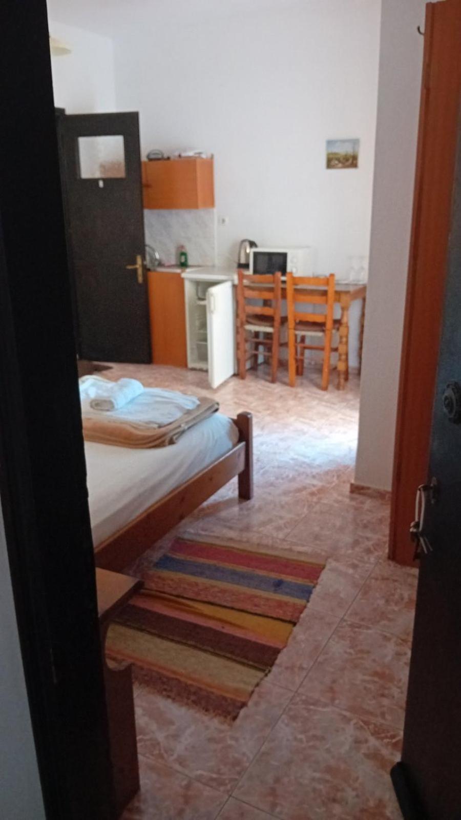 מירינה Kostas Studios Apartments - Ενοικιαζόμενα Δωμάτια Με Κουζινάκι מראה חיצוני תמונה