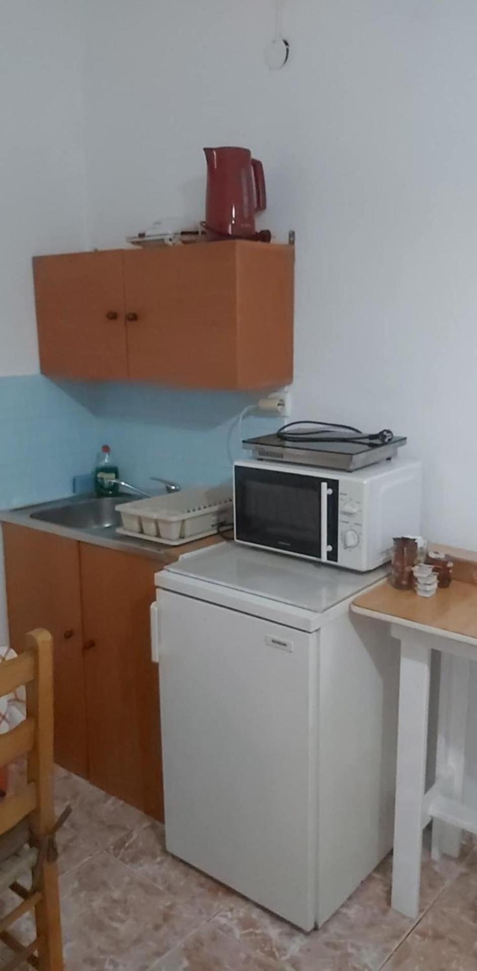 מירינה Kostas Studios Apartments - Ενοικιαζόμενα Δωμάτια Με Κουζινάκι מראה חיצוני תמונה