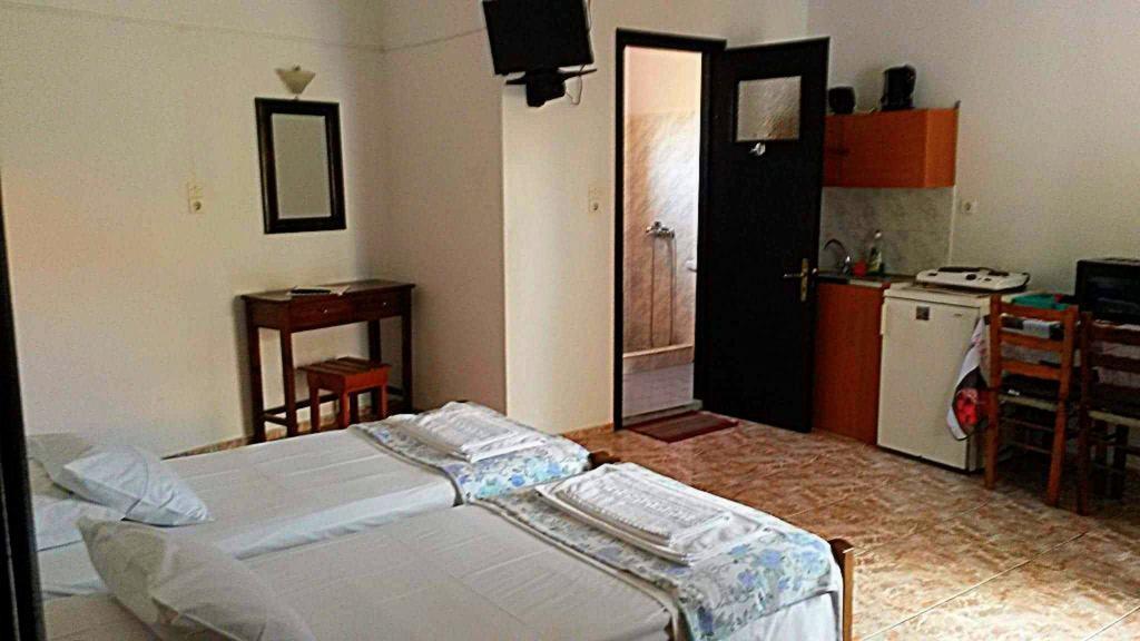 מירינה Kostas Studios Apartments - Ενοικιαζόμενα Δωμάτια Με Κουζινάκι מראה חיצוני תמונה