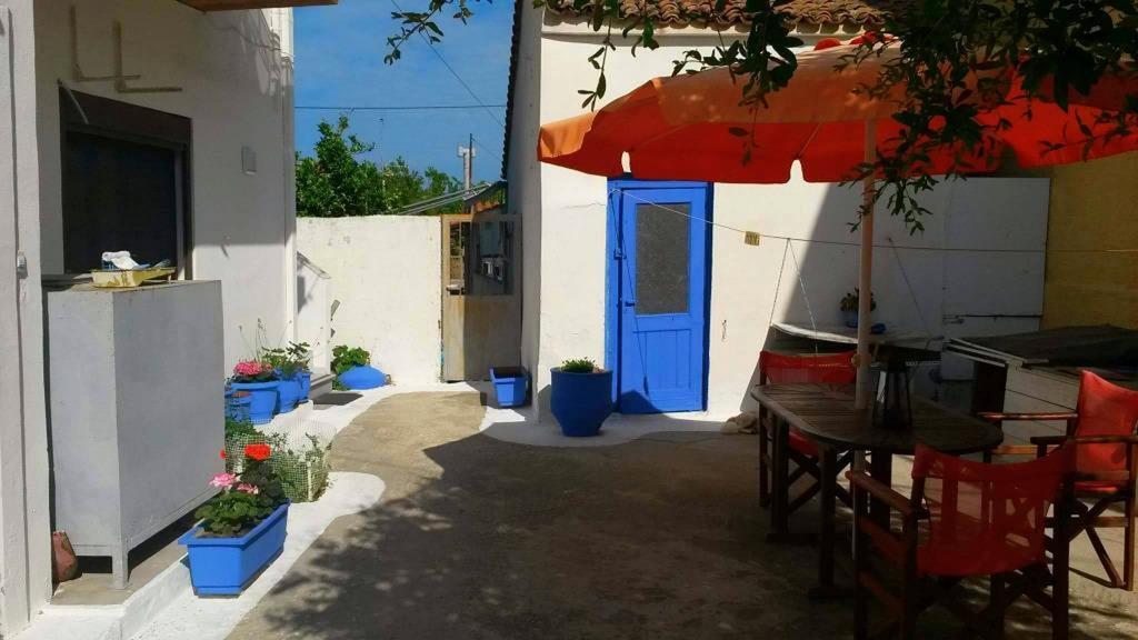 מירינה Kostas Studios Apartments - Ενοικιαζόμενα Δωμάτια Με Κουζινάκι מראה חיצוני תמונה